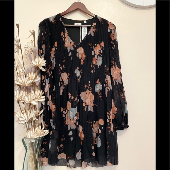 Wilfred Daydreamer V-Neck Dress  Black/ Maplewood - Picture 8 of 10